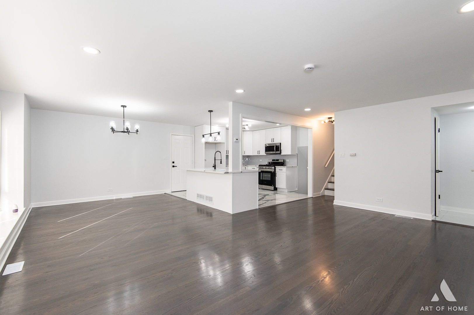 251 N Pleasant Drive, Glenwood, IL 60425