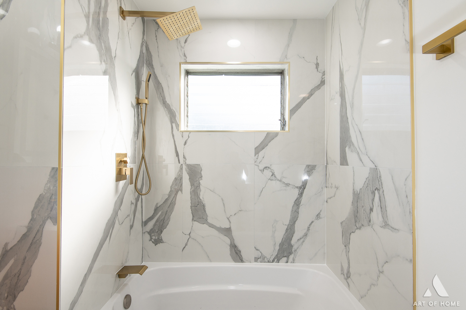 251 N Pleasant Drive, Glenwood, IL 60425