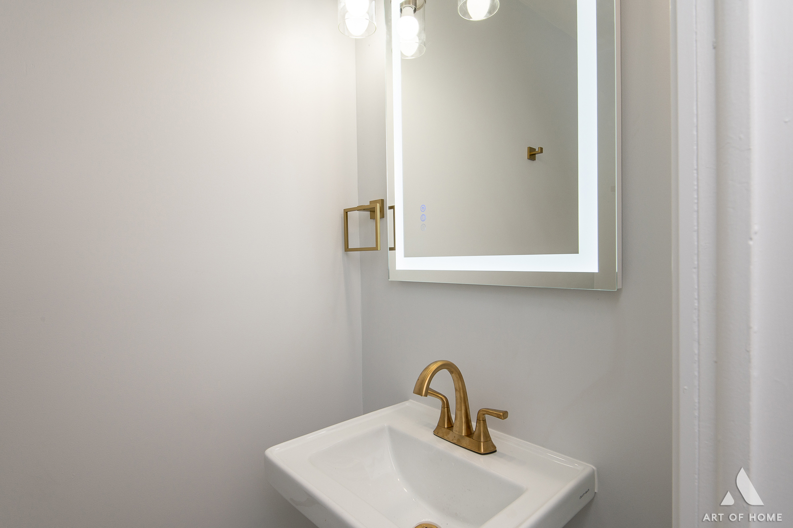 251 N Pleasant Drive, Glenwood, IL 60425