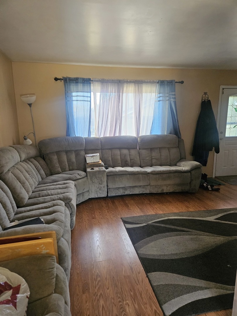 1S156 Radford Lane, Villa Park, IL 60181