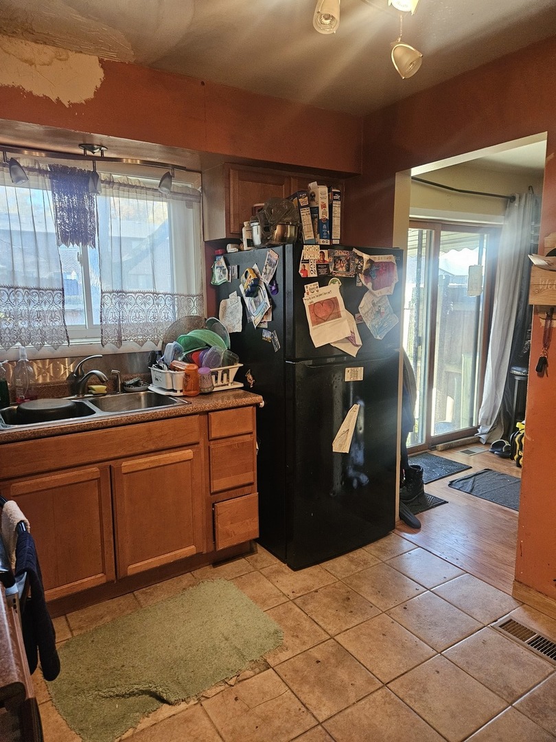 1S156 Radford Lane, Villa Park, IL 60181