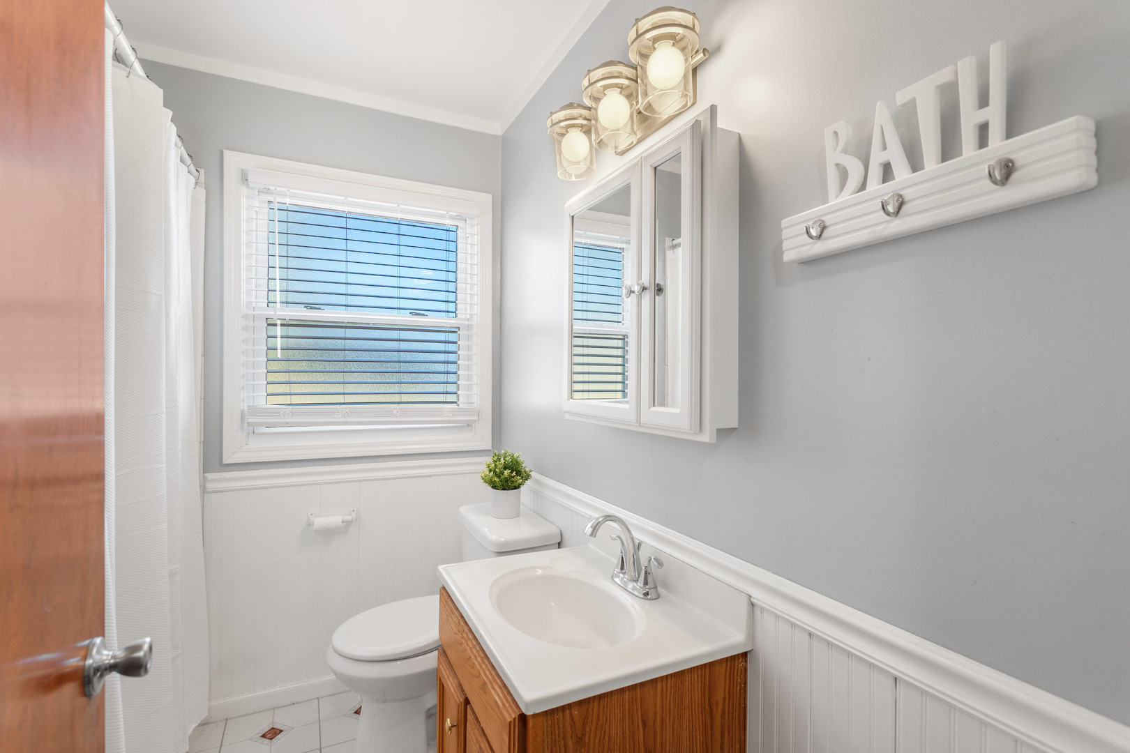 8635 44th Place, Lyons, IL 60534