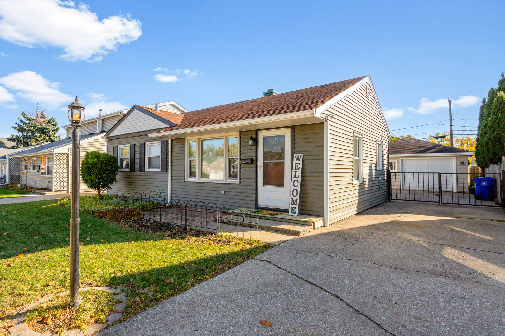 8635 44th Place, Lyons, IL 60534