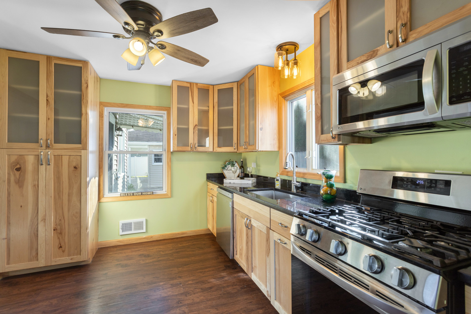 8635 44th Place, Lyons, IL 60534