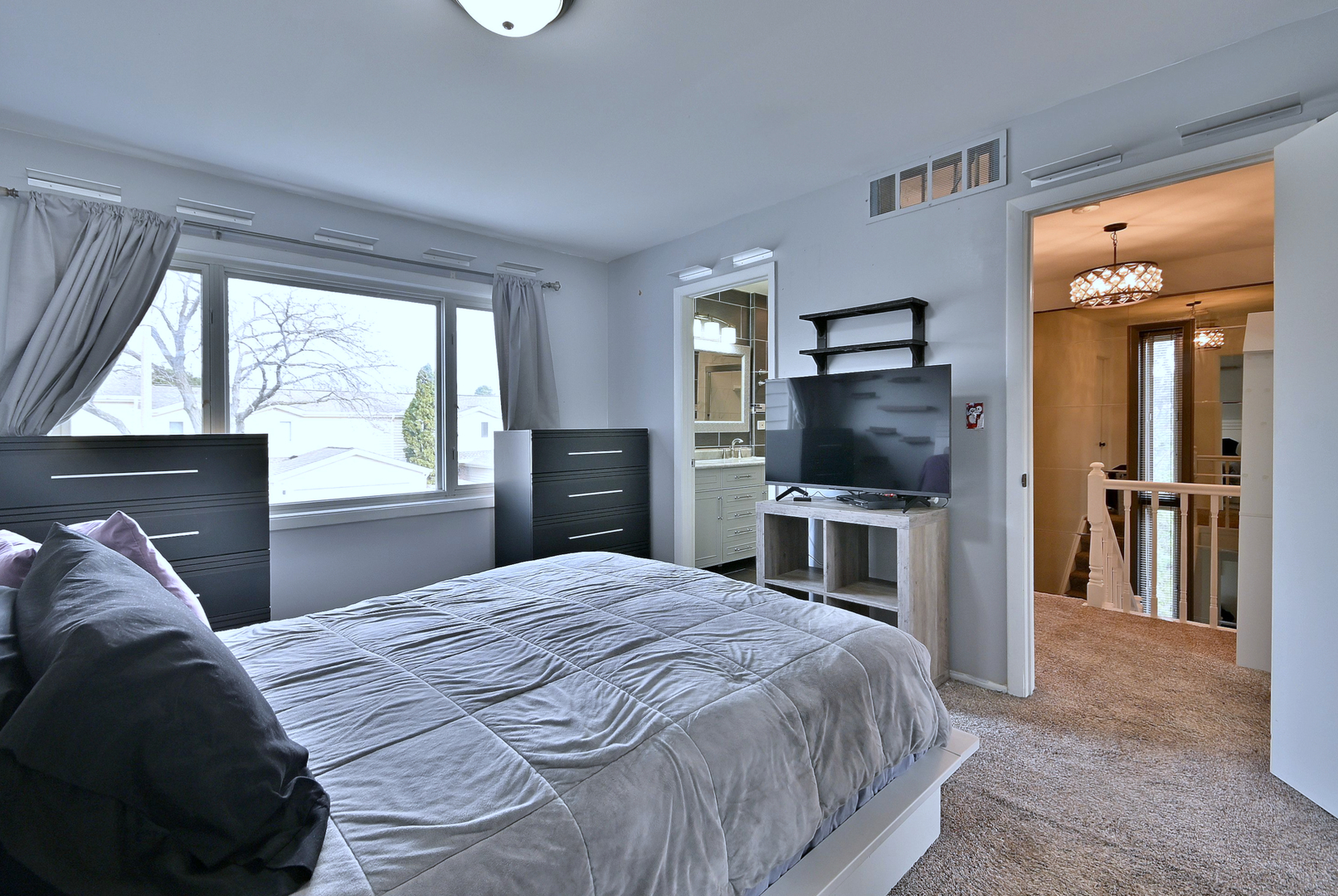 658 Claridge Circle, Hoffman Estates, IL 60169