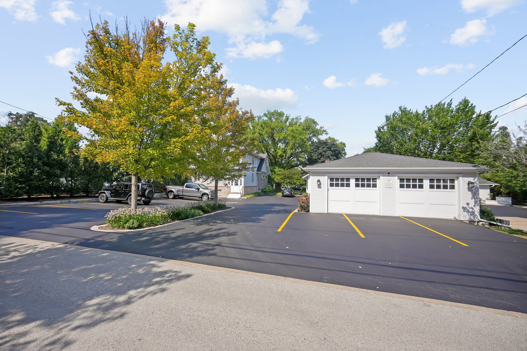 610 N Washington Street #2-2, Naperville, IL 60563