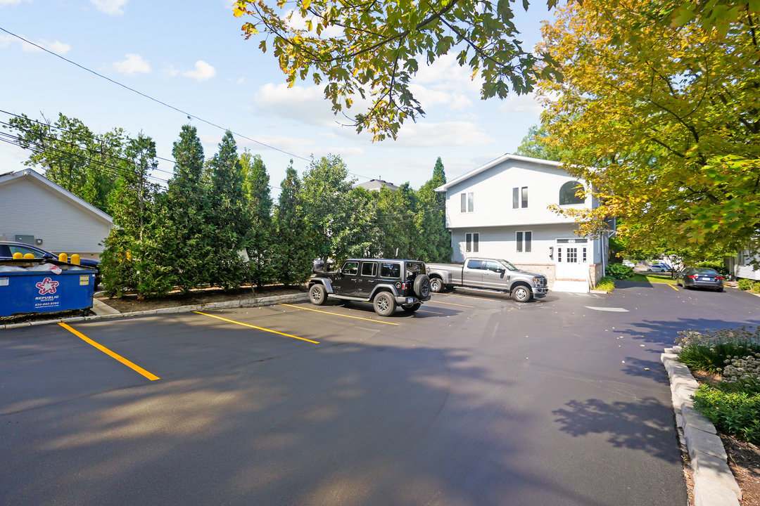 610 N Washington Street #2-2, Naperville, IL 60563