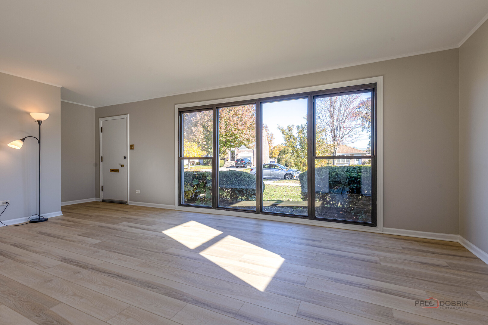 858 E Grant Drive, Des Plaines, IL 60016