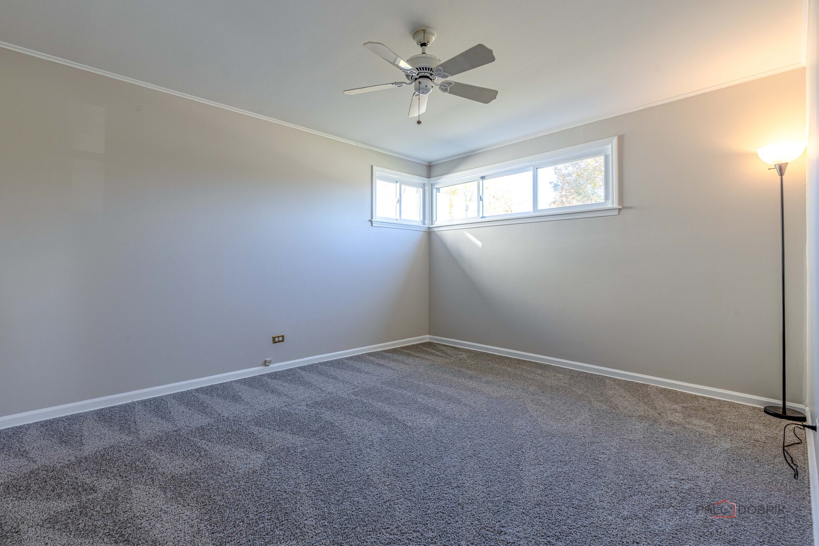 858 E Grant Drive, Des Plaines, IL 60016