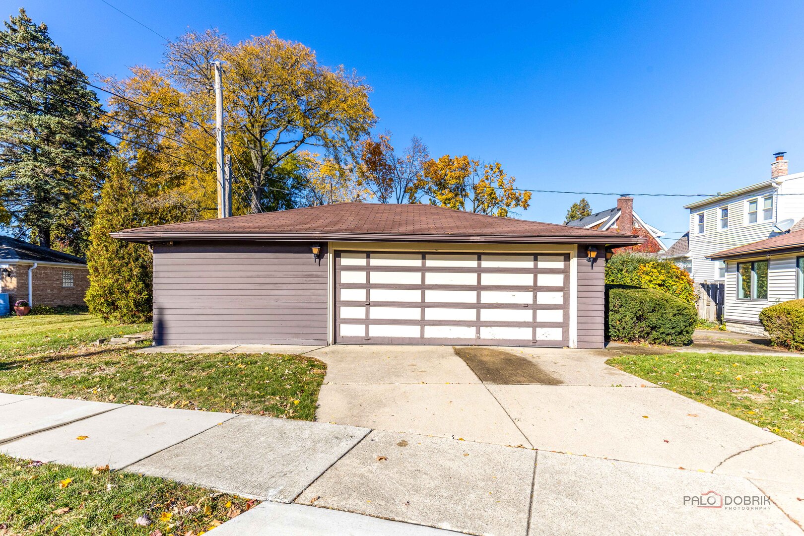 858 E Grant Drive, Des Plaines, IL 60016