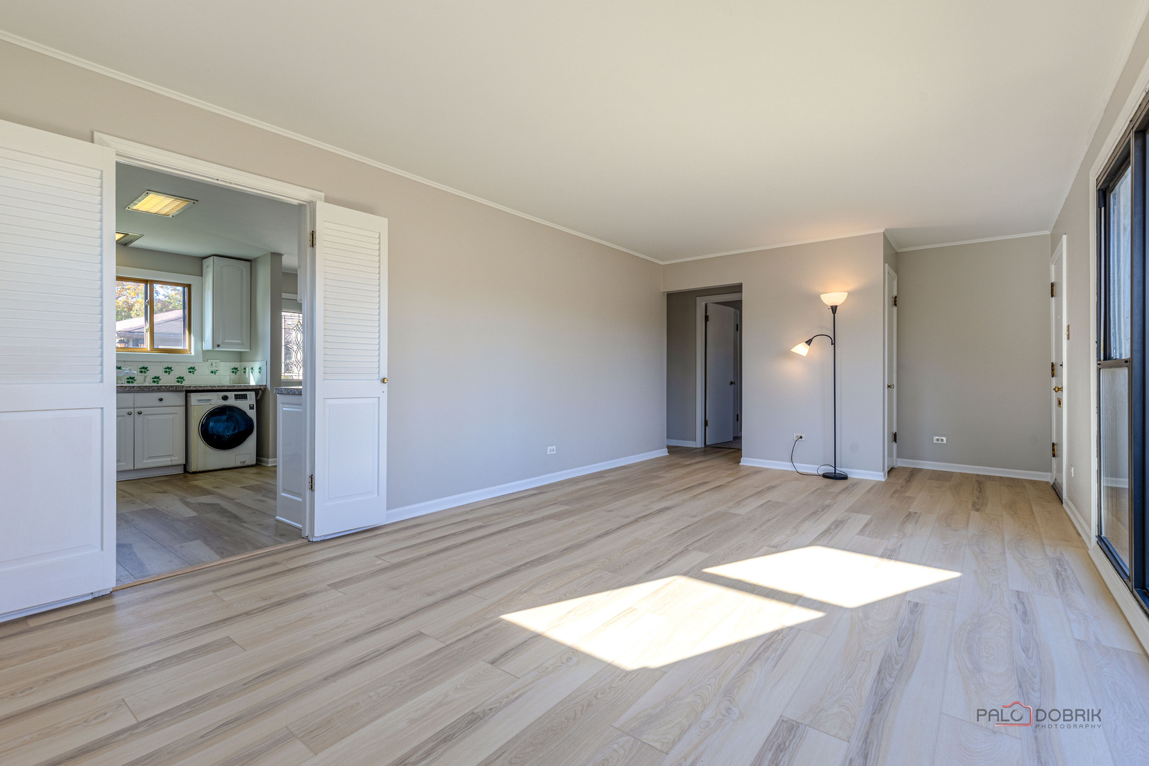 858 E Grant Drive, Des Plaines, IL 60016