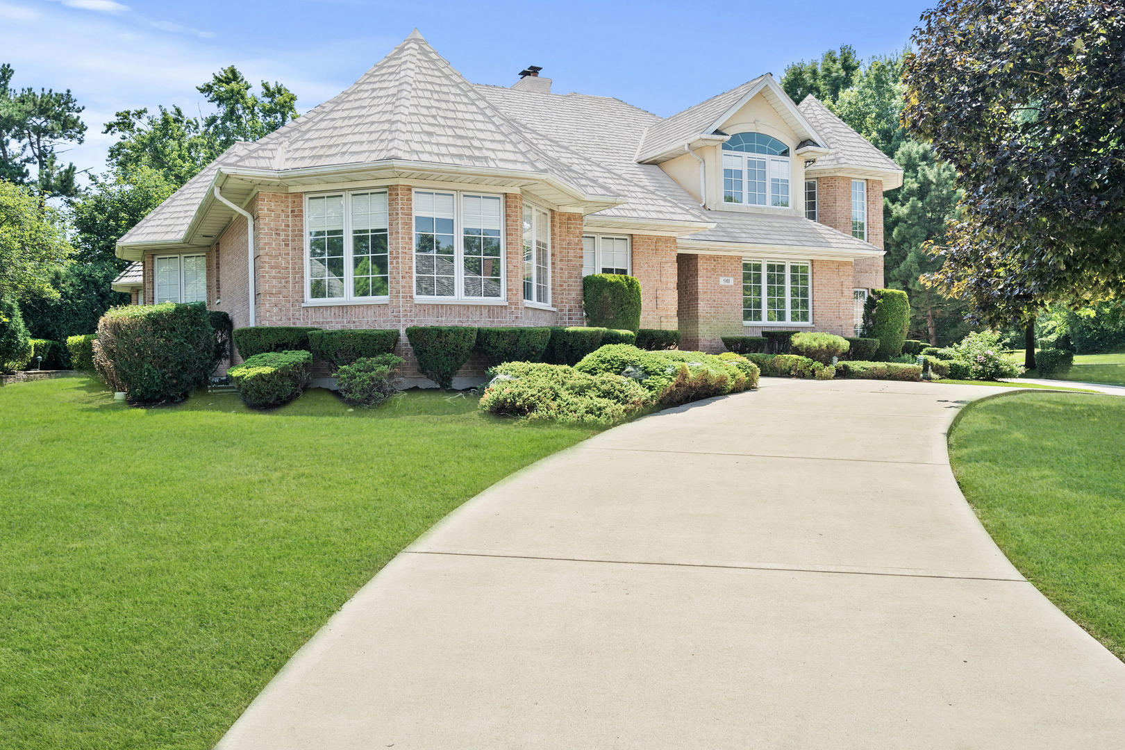 911 Red Fox Lane, Oak Brook, IL 60523