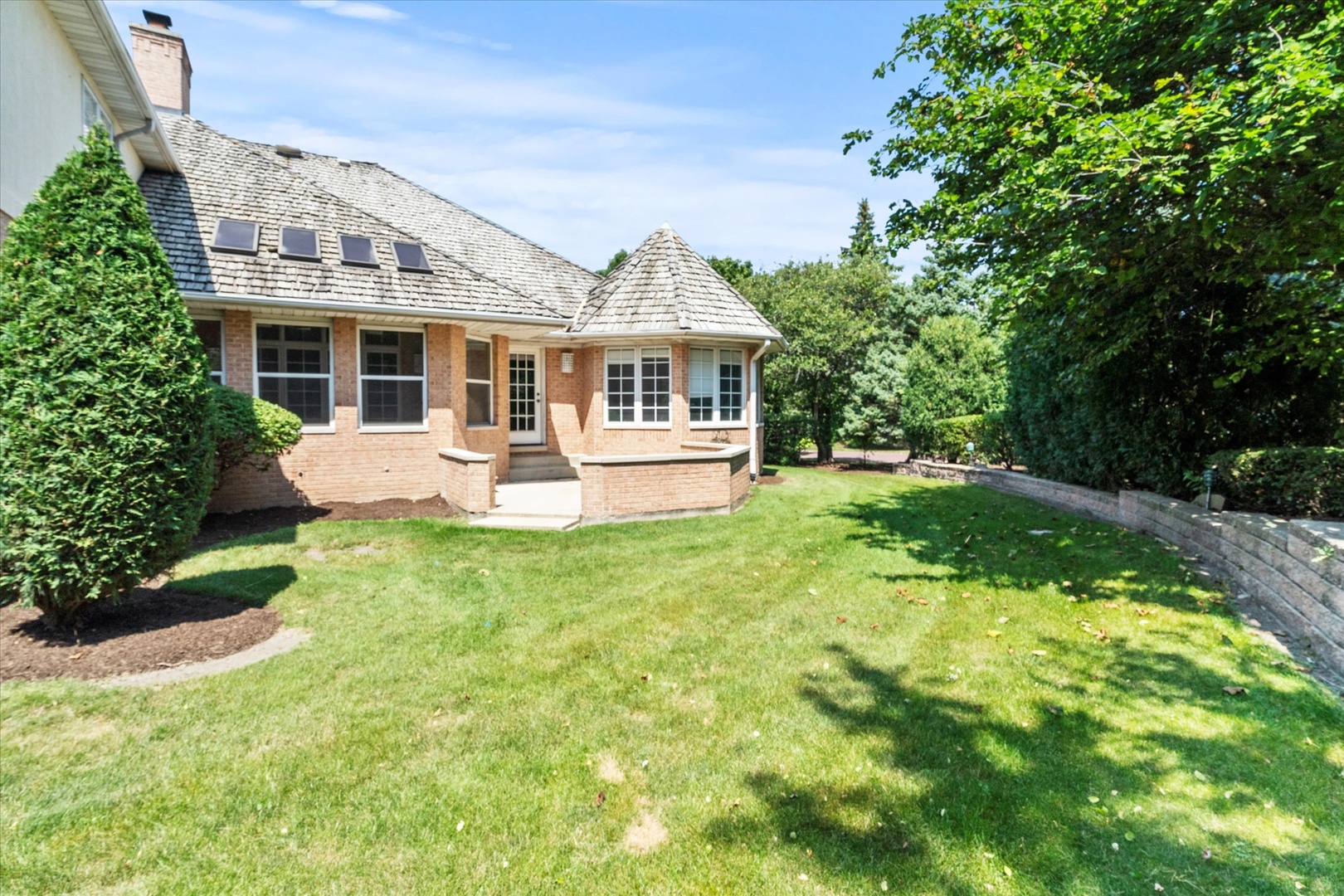 911 Red Fox Lane, Oak Brook, IL 60523