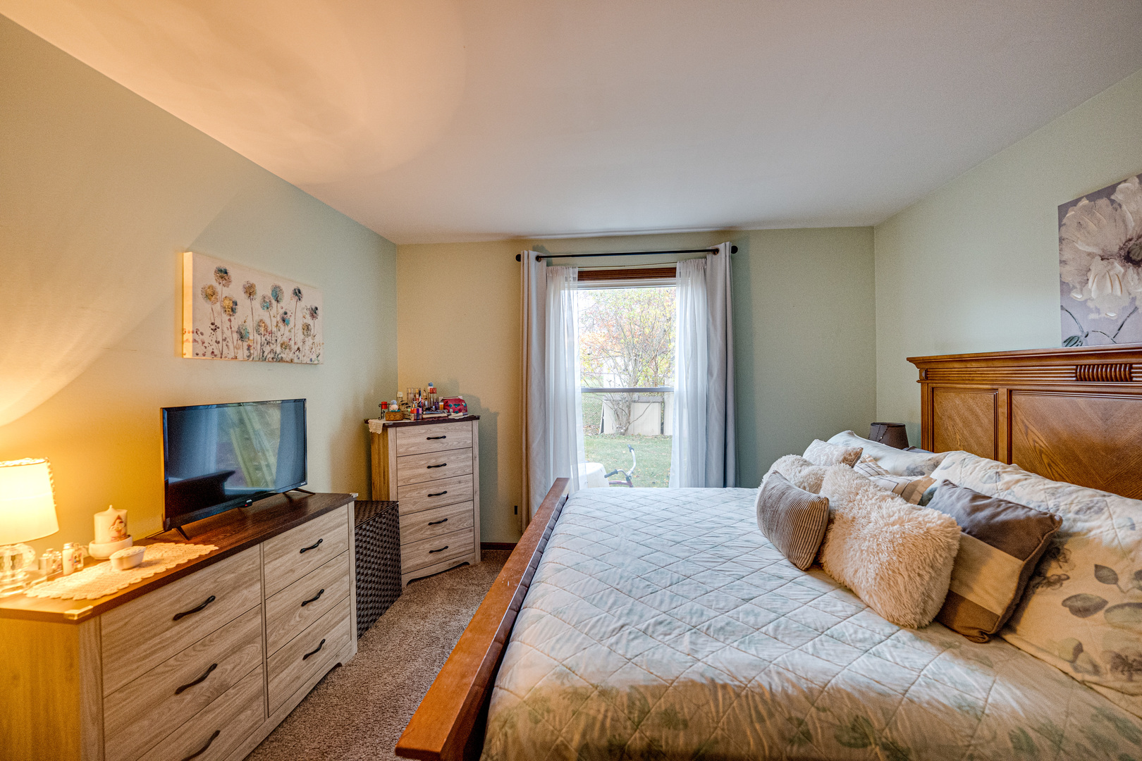 1715 Riverwood Drive, Algonquin, IL 60102