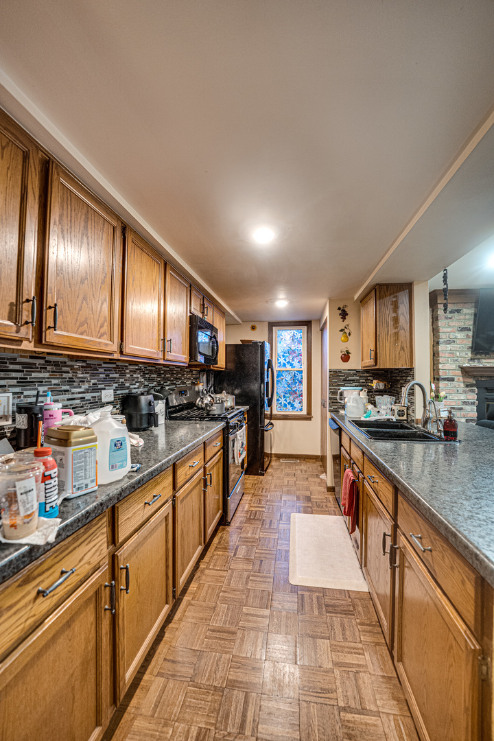 1715 Riverwood Drive, Algonquin, IL 60102