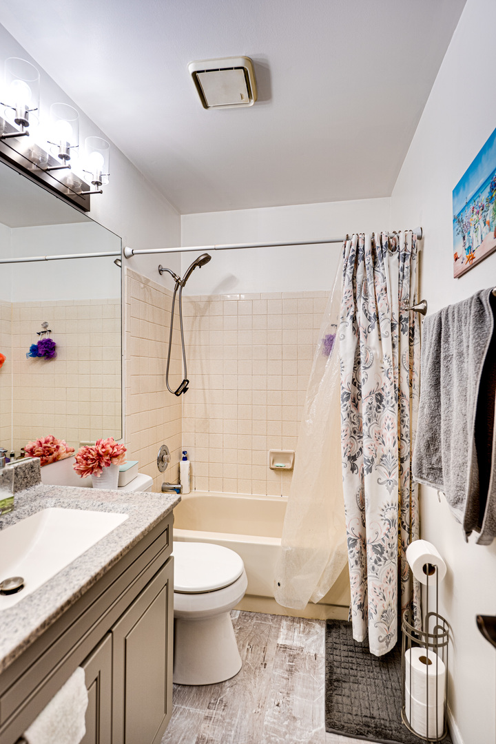 1715 Riverwood Drive, Algonquin, IL 60102