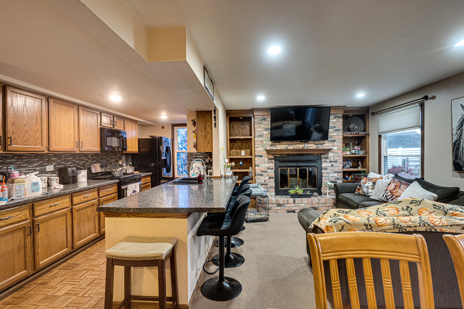 1715 Riverwood Drive, Algonquin, IL 60102