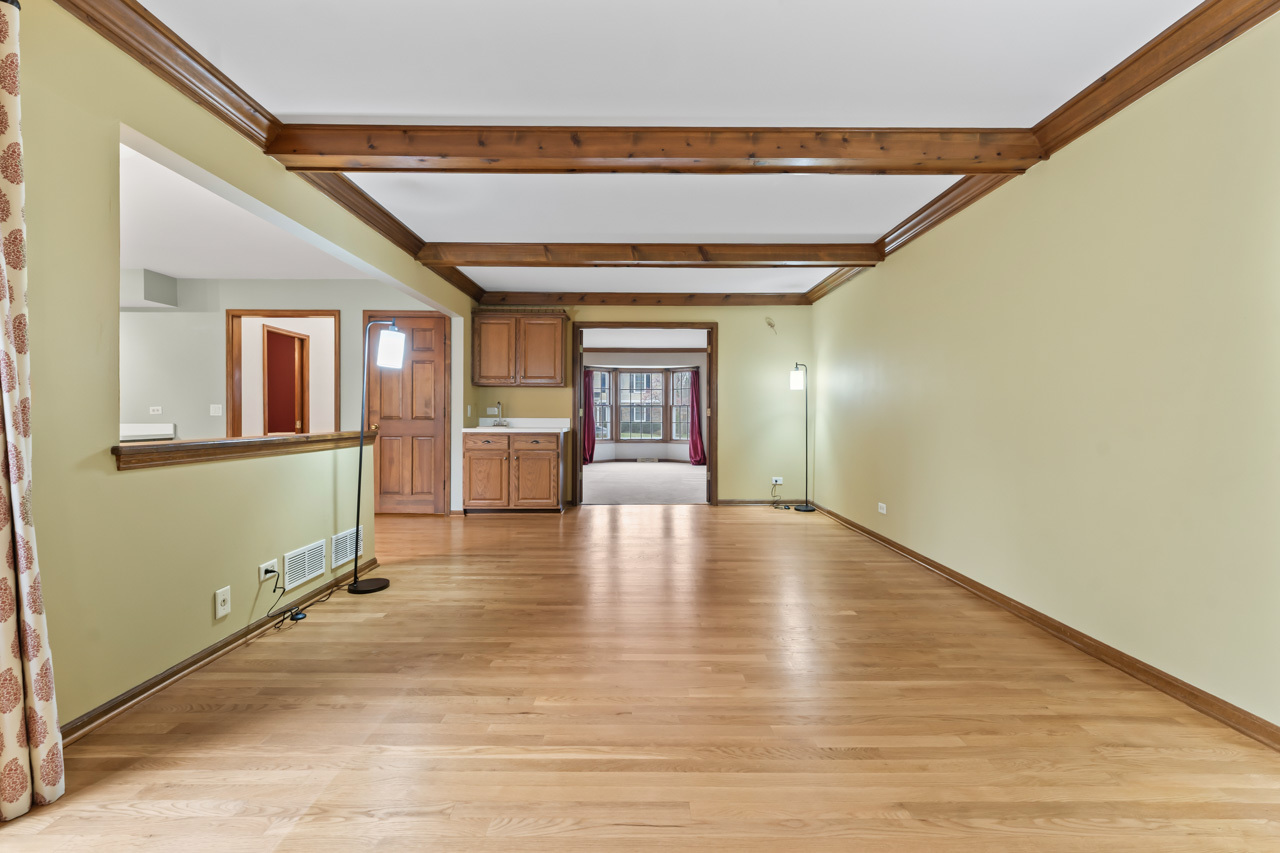 27W154 Chartwell Drive, Winfield, IL 60190