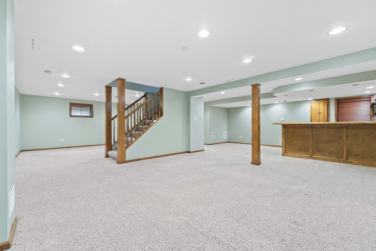 27W154 Chartwell Drive, Winfield, IL 60190