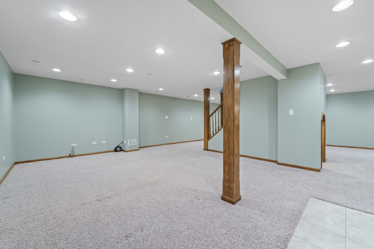 27W154 Chartwell Drive, Winfield, IL 60190