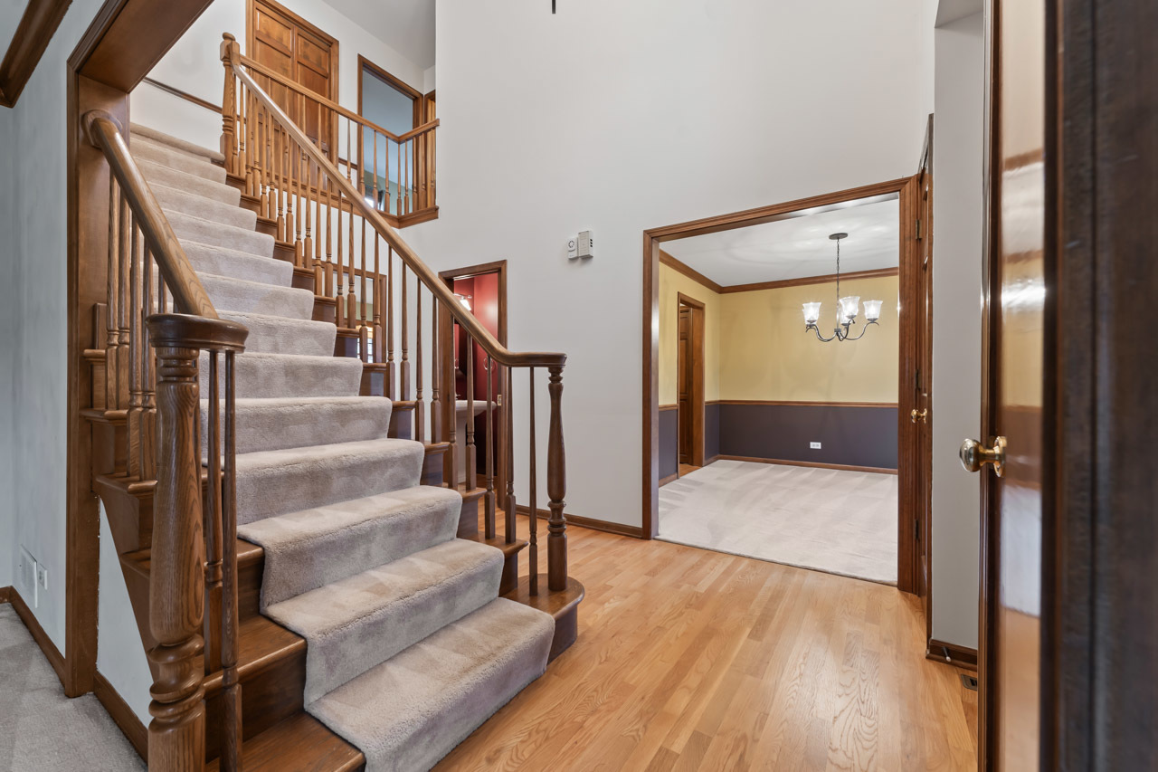 27W154 Chartwell Drive, Winfield, IL 60190