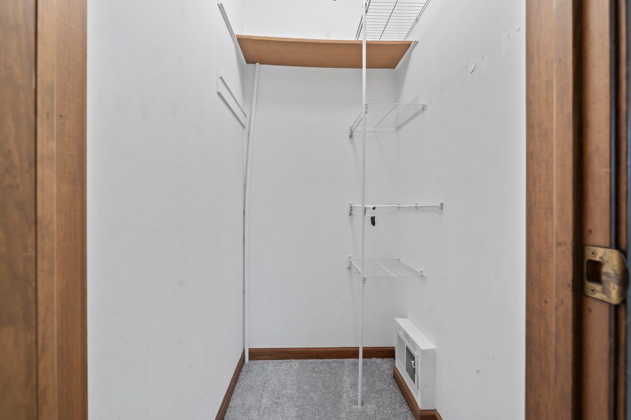 27W154 Chartwell Drive, Winfield, IL 60190