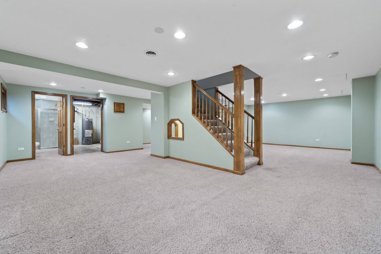 27W154 Chartwell Drive, Winfield, IL 60190