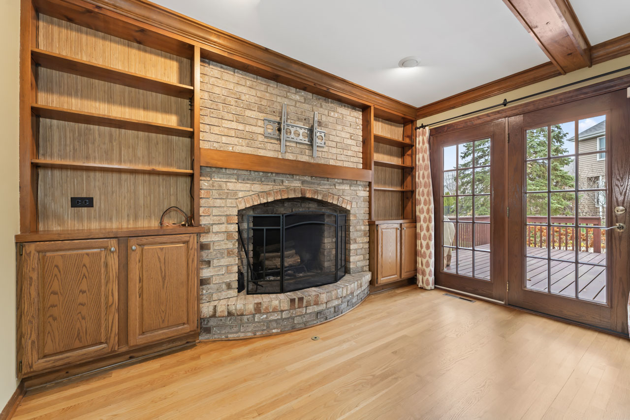 27W154 Chartwell Drive, Winfield, IL 60190