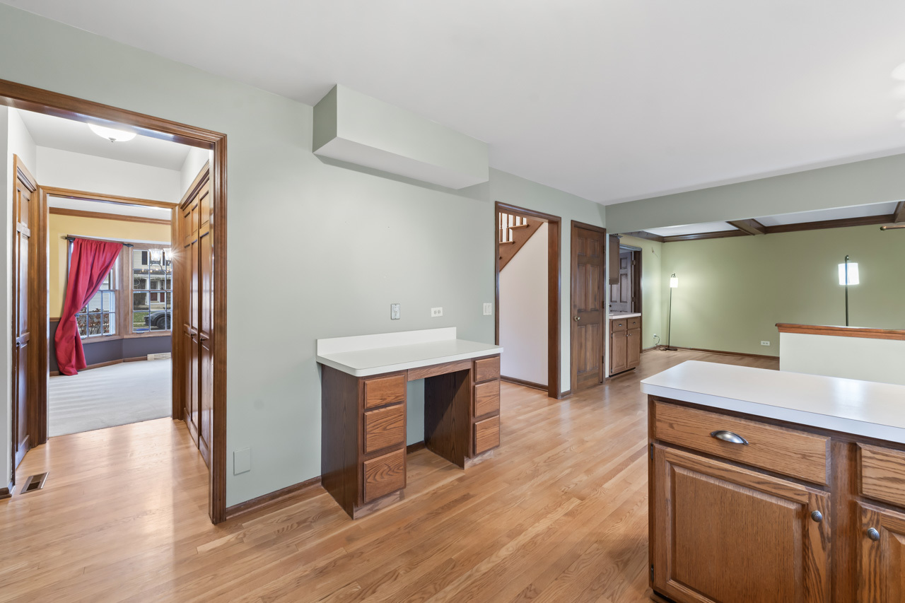 27W154 Chartwell Drive, Winfield, IL 60190