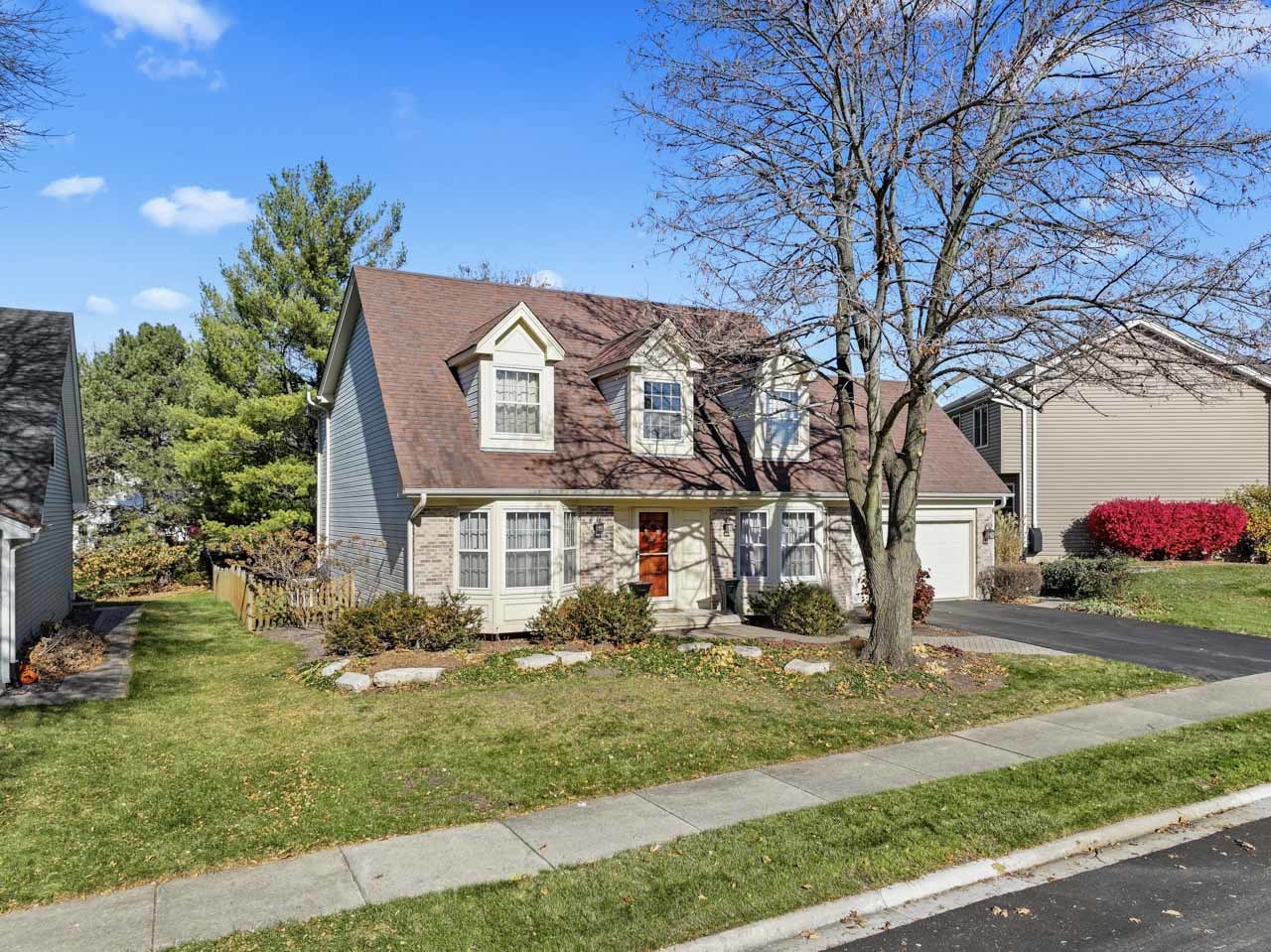 27W154 Chartwell Drive, Winfield, IL 60190