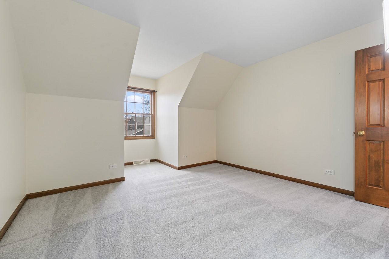 27W154 Chartwell Drive, Winfield, IL 60190