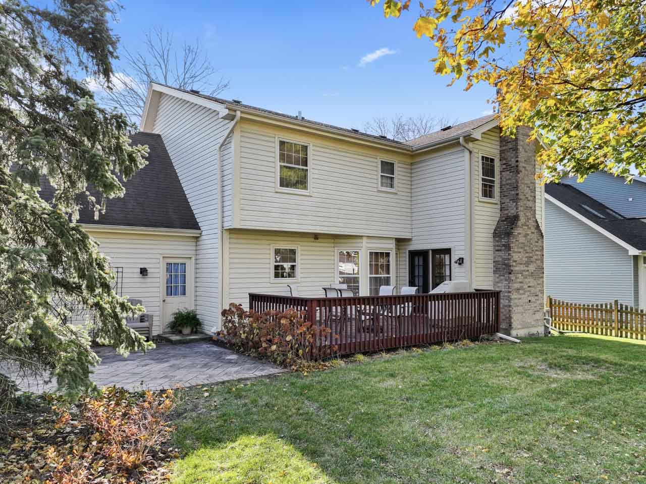 27W154 Chartwell Drive, Winfield, IL 60190