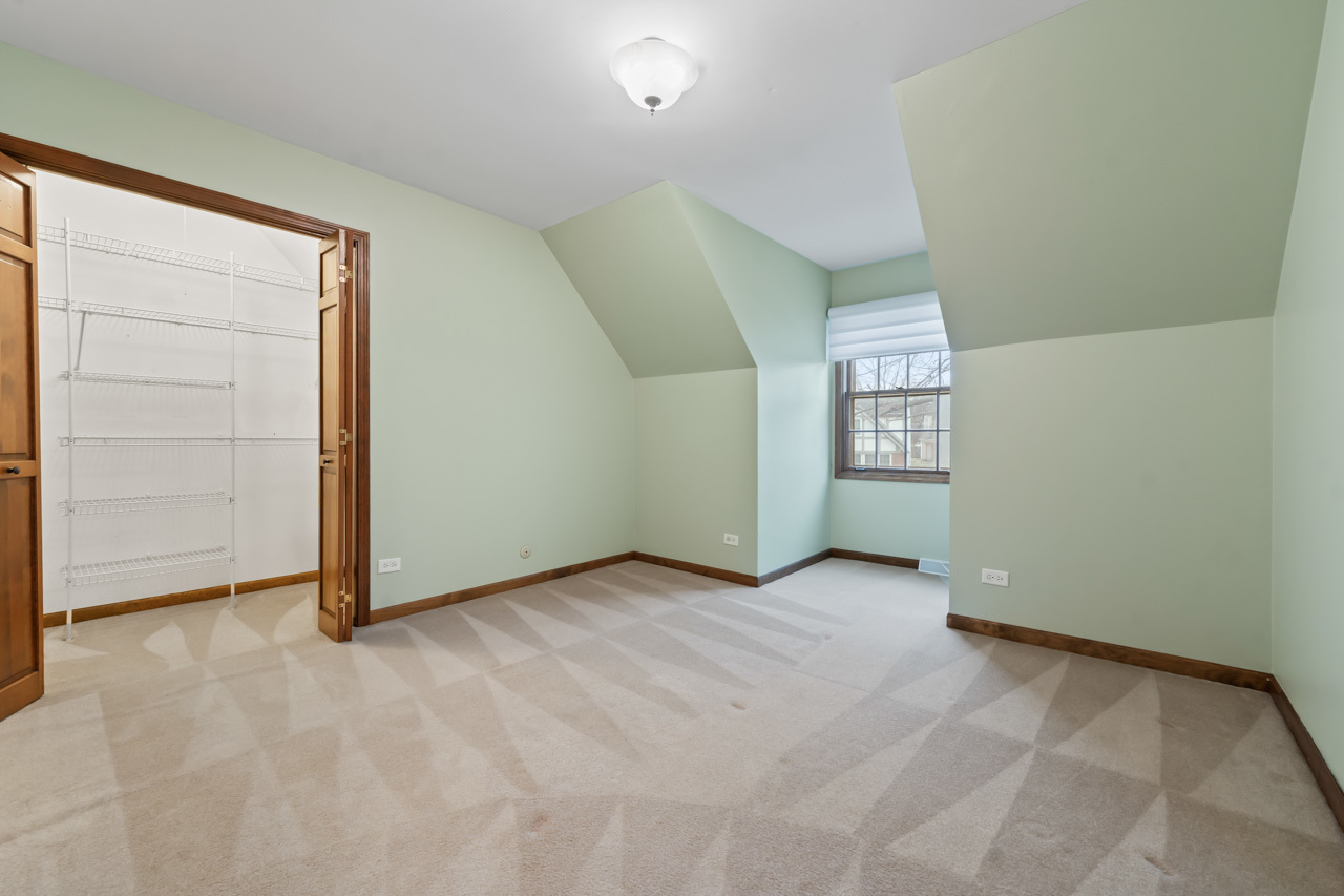 27W154 Chartwell Drive, Winfield, IL 60190