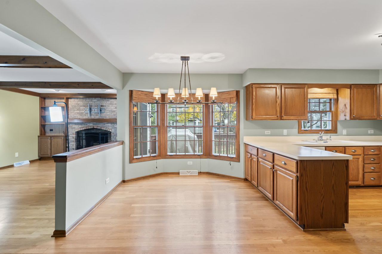 27W154 Chartwell Drive, Winfield, IL 60190