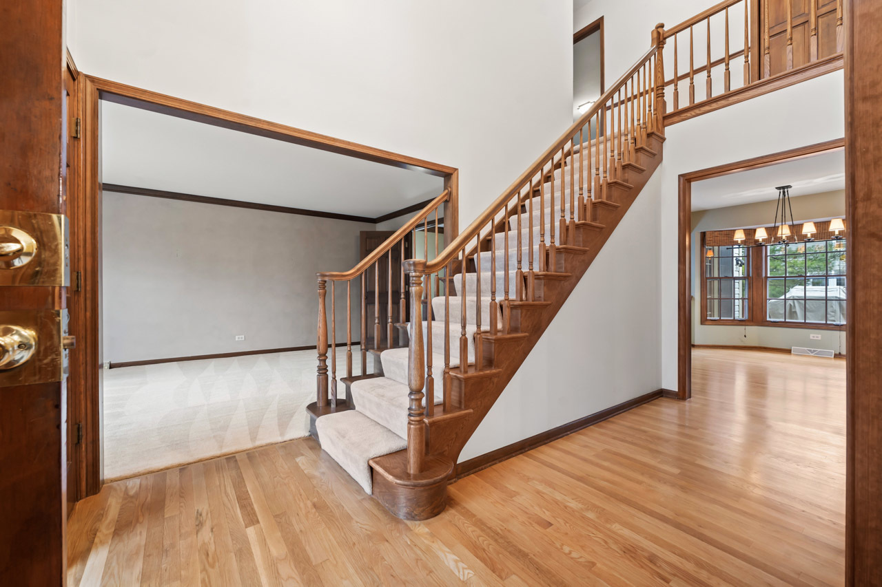 27W154 Chartwell Drive, Winfield, IL 60190