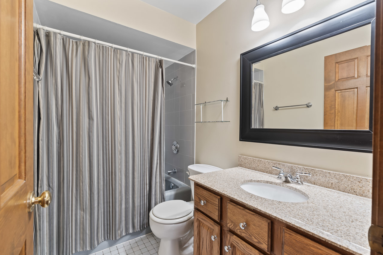 27W154 Chartwell Drive, Winfield, IL 60190