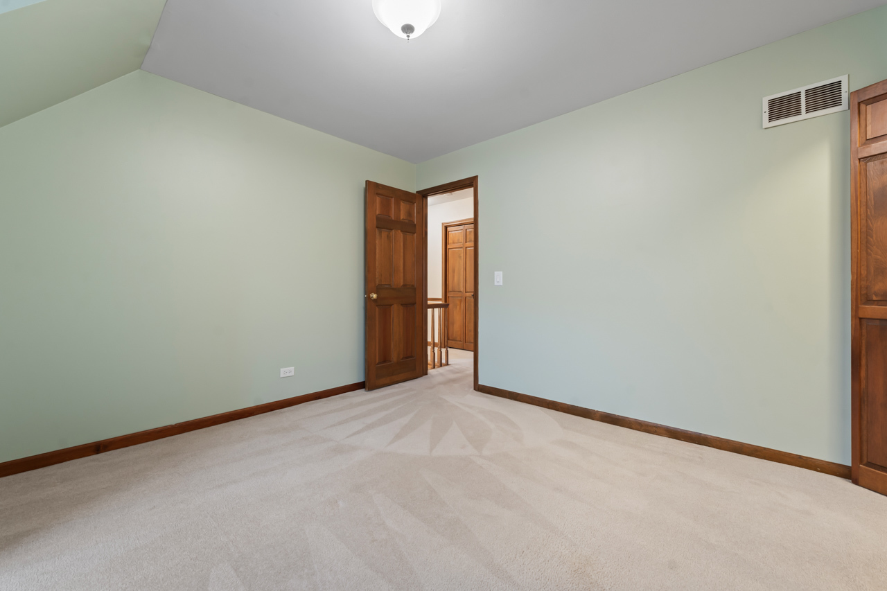 27W154 Chartwell Drive, Winfield, IL 60190