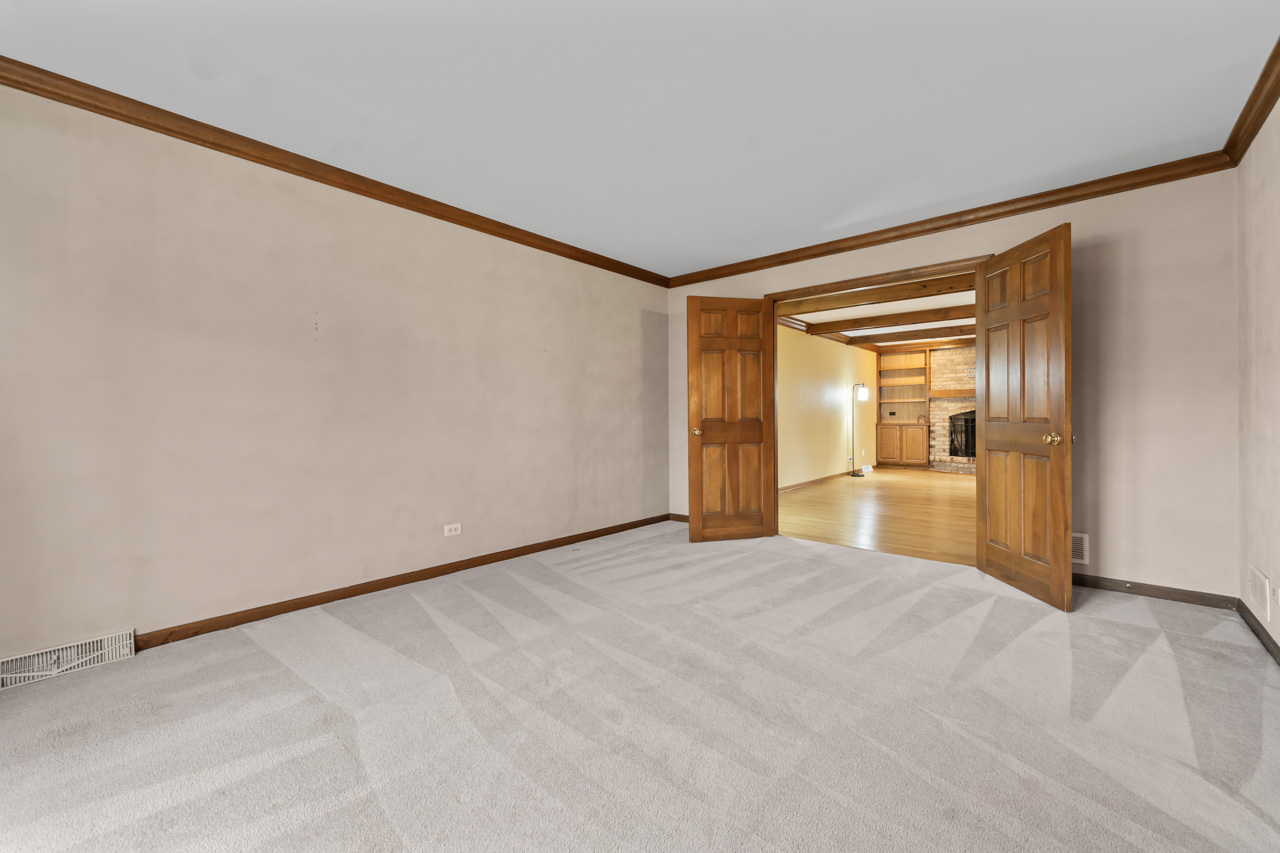 27W154 Chartwell Drive, Winfield, IL 60190