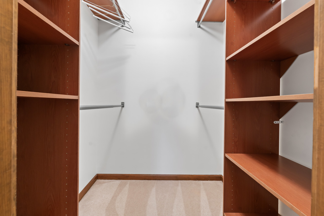 27W154 Chartwell Drive, Winfield, IL 60190