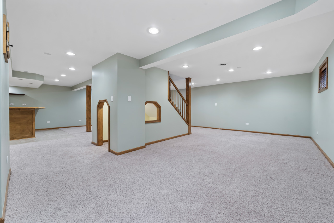 27W154 Chartwell Drive, Winfield, IL 60190