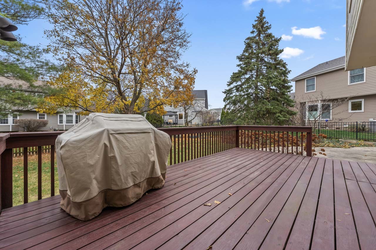 27W154 Chartwell Drive, Winfield, IL 60190