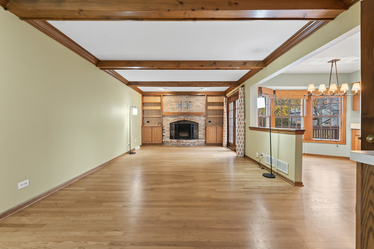 27W154 Chartwell Drive, Winfield, IL 60190