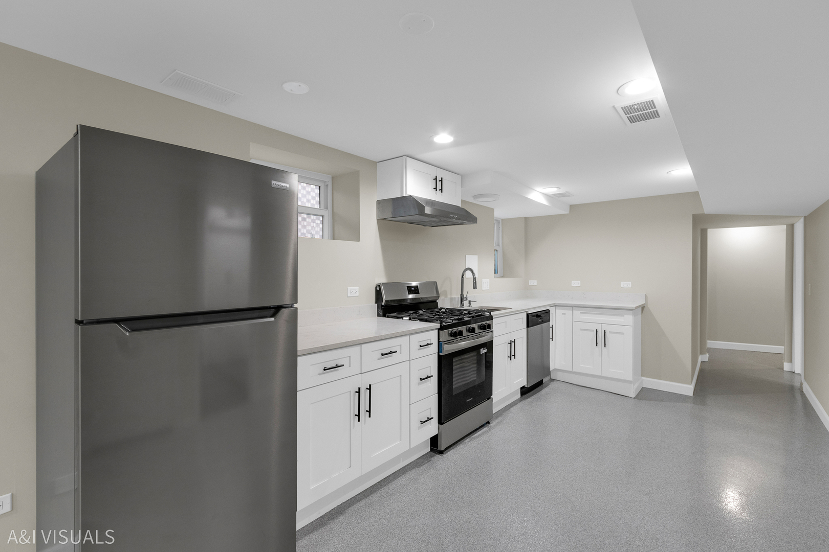 5841 N MEDINA Avenue, Chicago, IL 60646