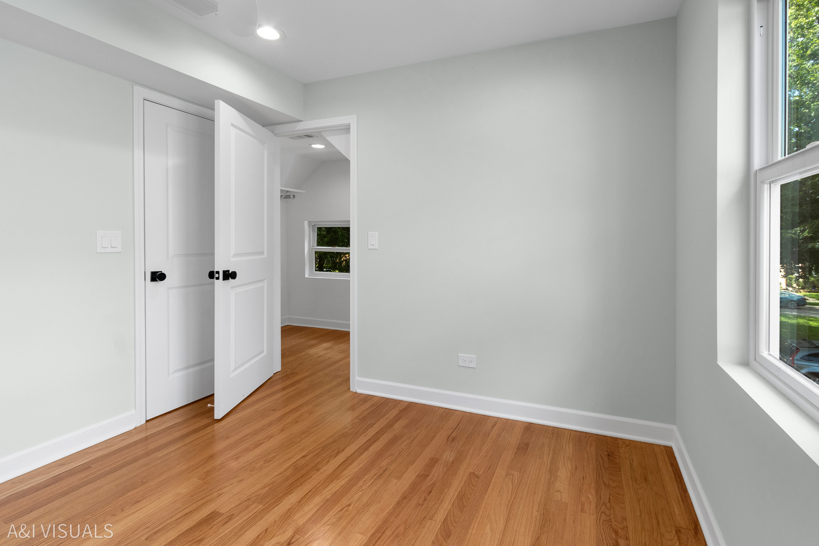 5841 N MEDINA Avenue, Chicago, IL 60646