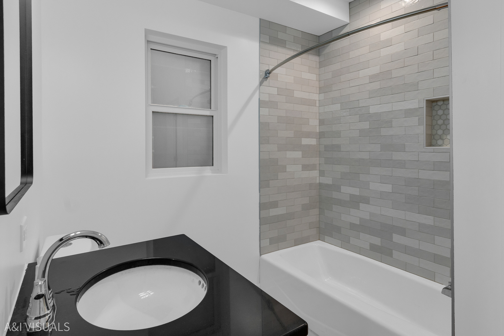 5841 N MEDINA Avenue, Chicago, IL 60646