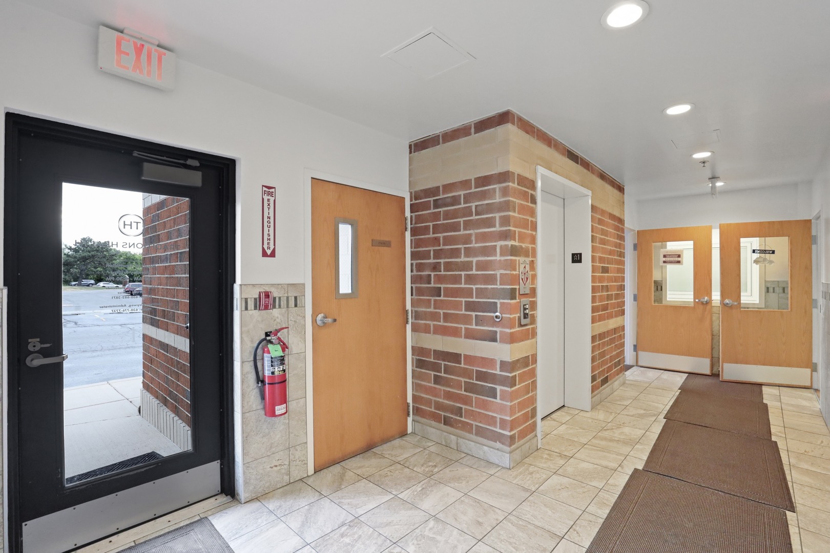 1N131 County Farm Road, Winfield, IL 60190