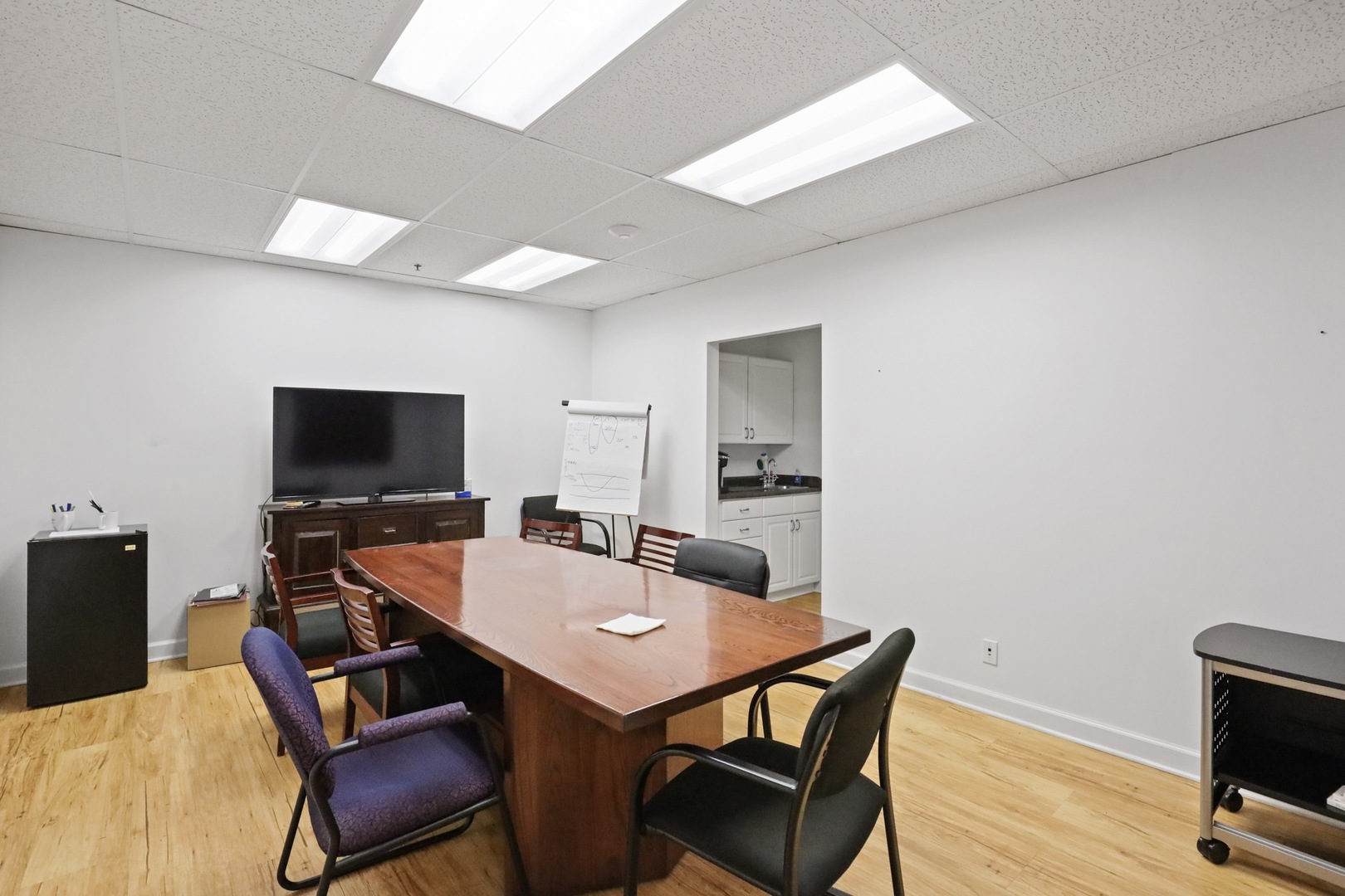 1N131 County Farm Road, Winfield, IL 60190