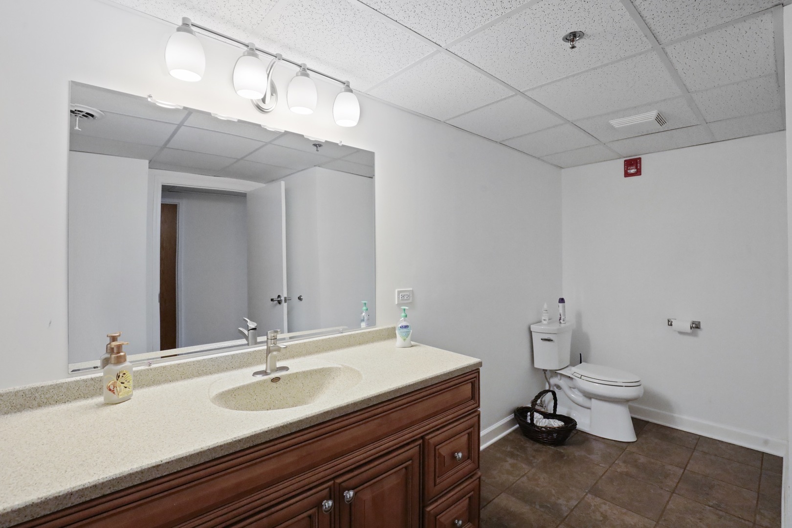 1N131 County Farm Road, Winfield, IL 60190