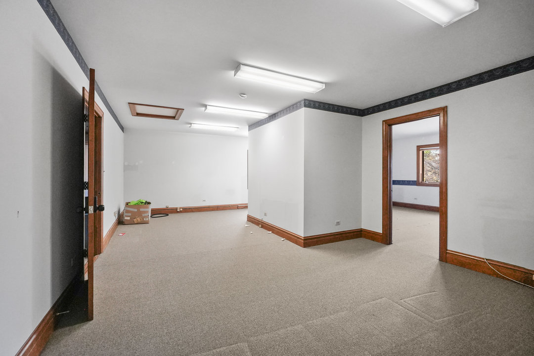 610 N Washington Street #2-1, Naperville, IL 60563