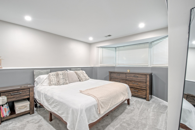 220 Falcon Ridge Way, Bolingbrook, IL 60440